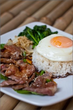 ข้าวหมูย่างซีอิ๊วญี่ปุ่น